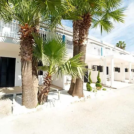 Paradise 4*