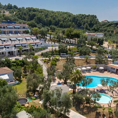 Paradise 4*