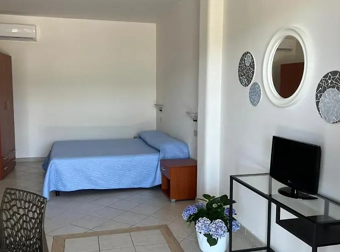 מלון דירות Paradise 4*