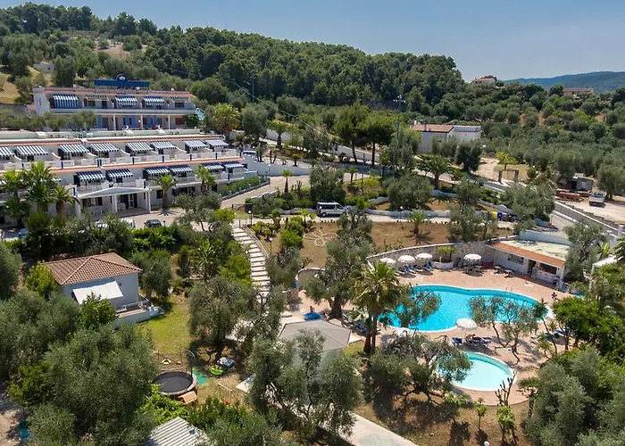 Paradise 4*